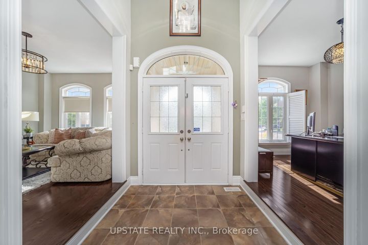 Photo 2 at 105 Royal West Drive, Credit Valley, Brampton