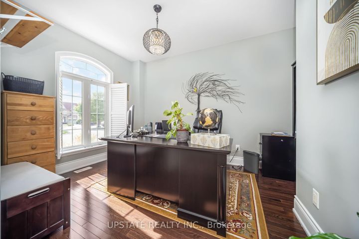 Photo 3 at 105 Royal West Drive, Credit Valley, Brampton