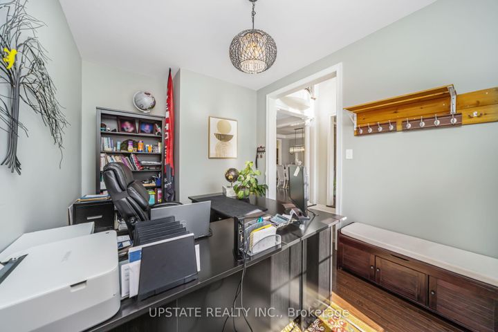 Photo 4 at 105 Royal West Drive, Credit Valley, Brampton