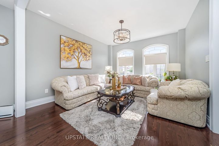 Photo 5 at 105 Royal West Drive, Credit Valley, Brampton