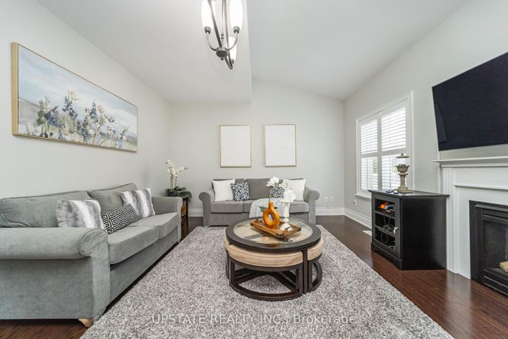 Photo 8 at 105 Royal West Drive, Credit Valley, Brampton
