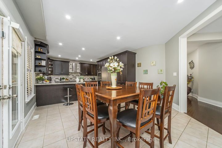Photo 11 at 105 Royal West Drive, Credit Valley, Brampton