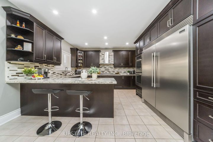 Photo 12 at 105 Royal West Drive, Credit Valley, Brampton