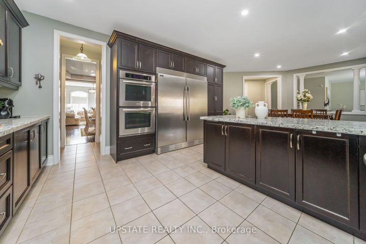 Photo 16 at 105 Royal West Drive, Credit Valley, Brampton