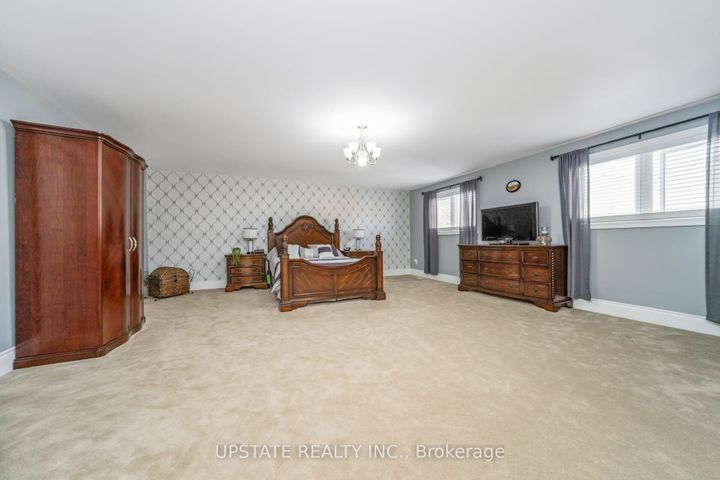 Photo 18 at 105 Royal West Drive, Credit Valley, Brampton