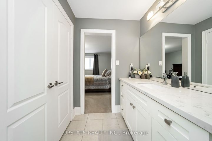 Photo 24 at 105 Royal West Drive, Credit Valley, Brampton