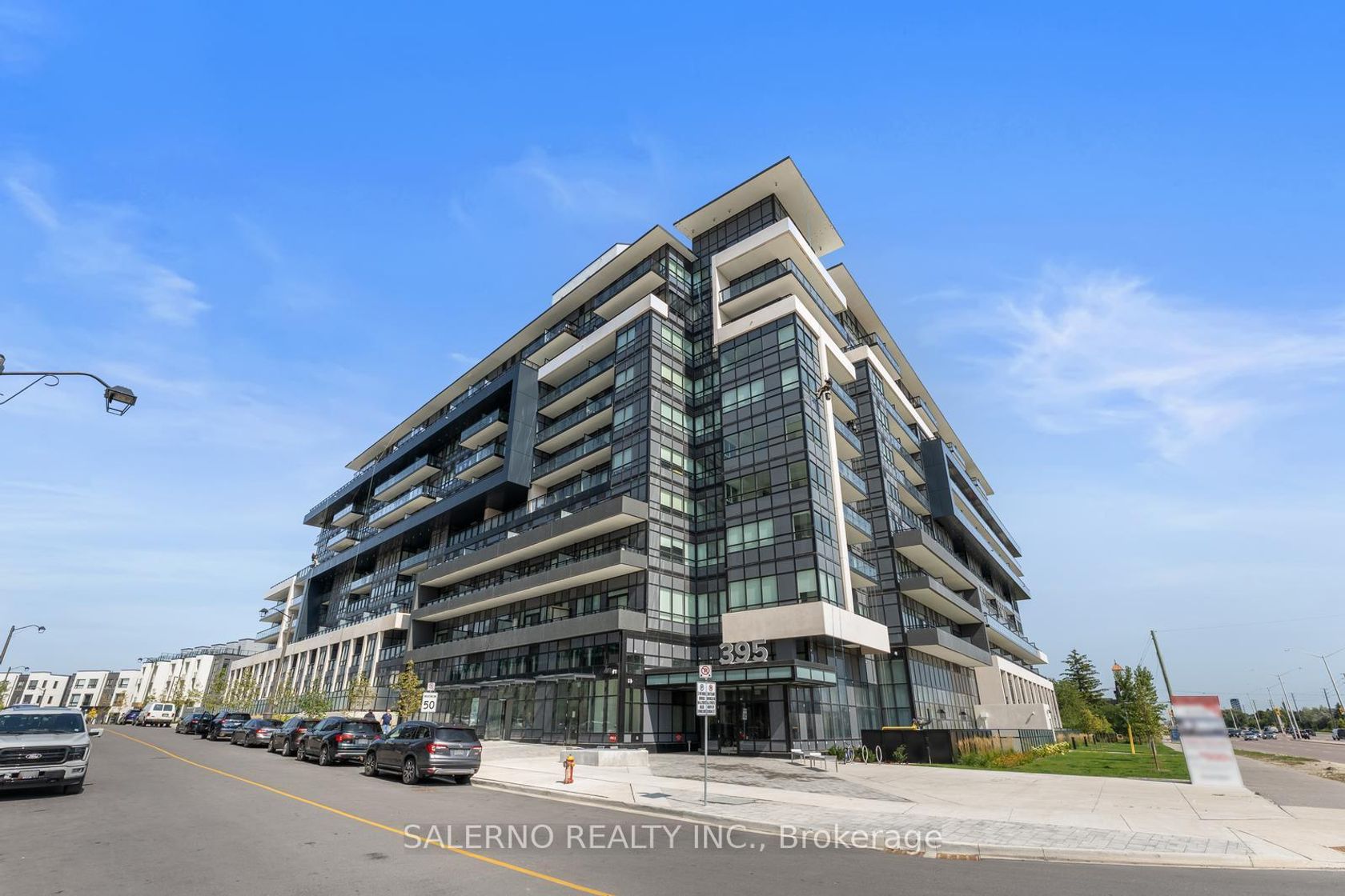 612 - 395 Dundas Street W, GO Glenorchy, Oakville 