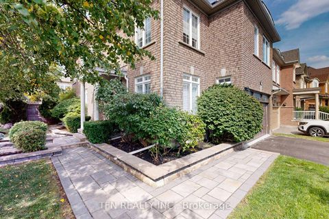 Photo 2 at 177 Bentoak Crescent, Patterson, Vaughan