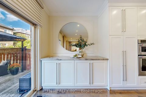 Photo 7 at 177 Bentoak Crescent, Patterson, Vaughan