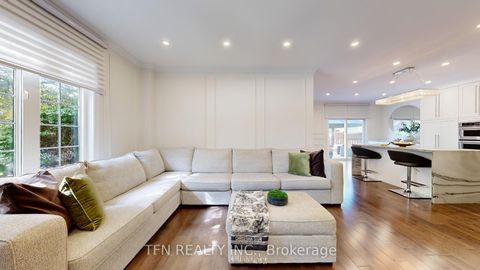 Photo 13 at 177 Bentoak Crescent, Patterson, Vaughan