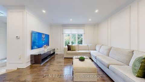 Photo 14 at 177 Bentoak Crescent, Patterson, Vaughan