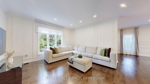 Photo 15 at 177 Bentoak Crescent, Patterson, Vaughan