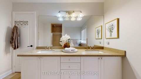 Photo 18 at 177 Bentoak Crescent, Patterson, Vaughan