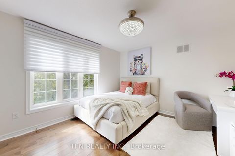 Photo 26 at 177 Bentoak Crescent, Patterson, Vaughan