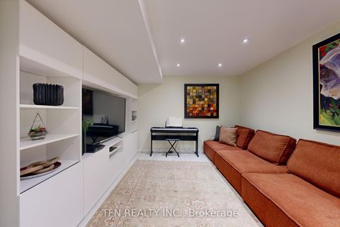 Photo 31 at 177 Bentoak Crescent, Patterson, Vaughan