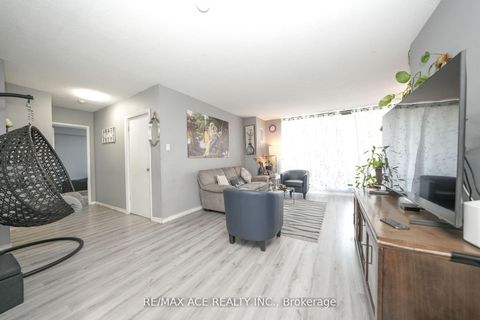 Photo 8 at 701 - 301 Prudential Drive, Dorset Park, Toronto