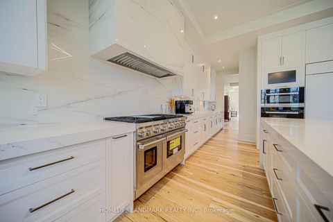 Photo 8 at 154 Glen Cedar Road, Cedarvale, Toronto