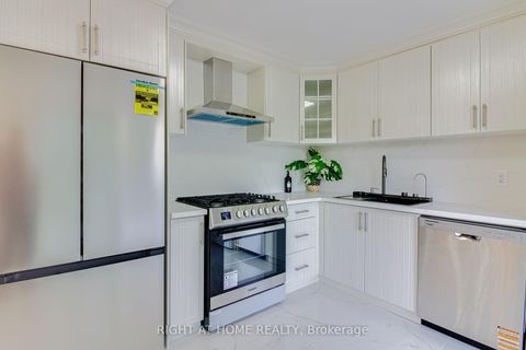 Photo 6 at 32 tara Avenue, Bendale, Toronto