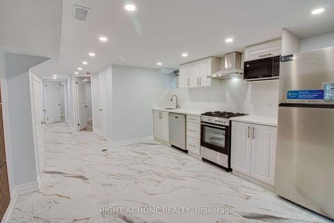 Photo 24 at 32 tara Avenue, Bendale, Toronto