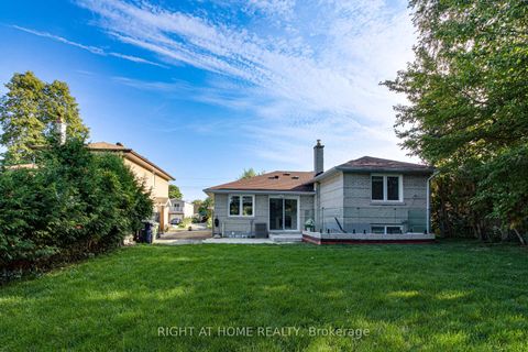 Photo 29 at 32 tara Avenue, Bendale, Toronto