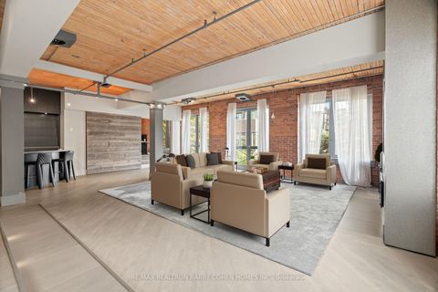 Photo 4 at 300 - 468 Wellington Street W, Waterfront Communities C1, Toronto
