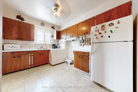 Photo 10 at 27 Hinton Road, Kipling, Toronto