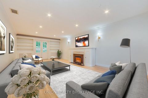 Photo 3 at 38 Long Crescent, The Beaches, Toronto