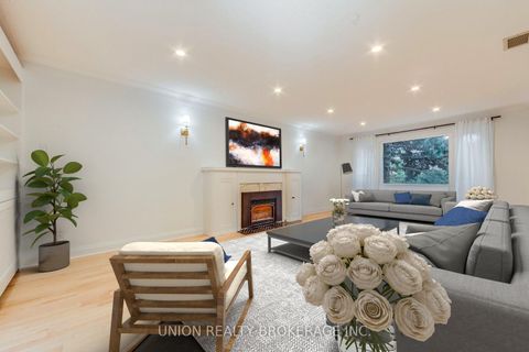 Photo 4 at 38 Long Crescent, The Beaches, Toronto