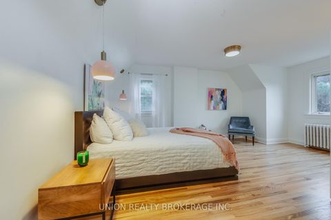 Photo 8 at 38 Long Crescent, The Beaches, Toronto