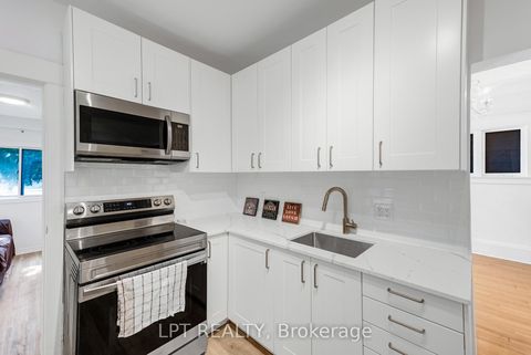 Photo 10 at 19 Marmaduke Street, Swansea, Toronto