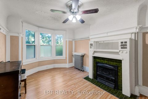 Photo 18 at 19 Marmaduke Street, Swansea, Toronto