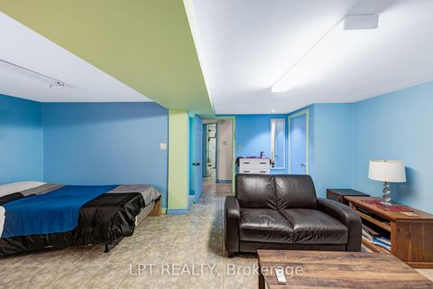 Photo 35 at 19 Marmaduke Street, Swansea, Toronto