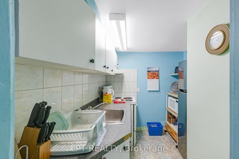 Photo 36 at 19 Marmaduke Street, Swansea, Toronto