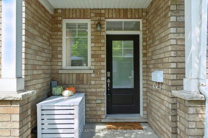 Photo 3 at 34 - 337 Beach Boulevard, Hamilton Beach, Hamilton
