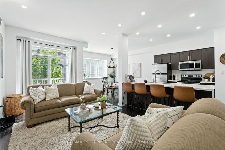 Photo 8 at 34 - 337 Beach Boulevard, Hamilton Beach, Hamilton