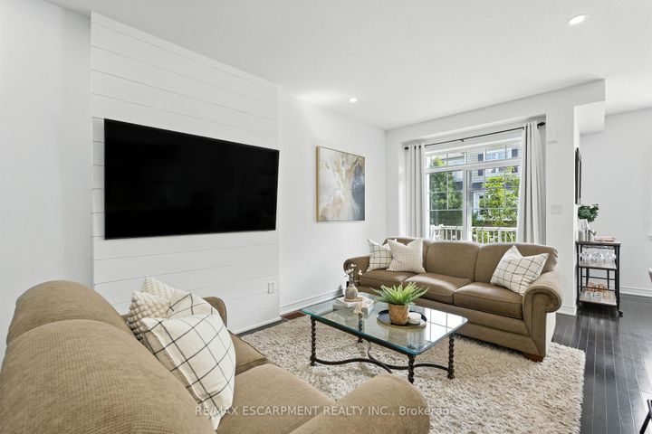 Photo 9 at 34 - 337 Beach Boulevard, Hamilton Beach, Hamilton
