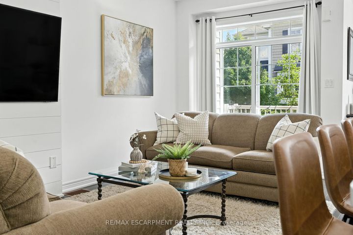 Photo 12 at 34 - 337 Beach Boulevard, Hamilton Beach, Hamilton