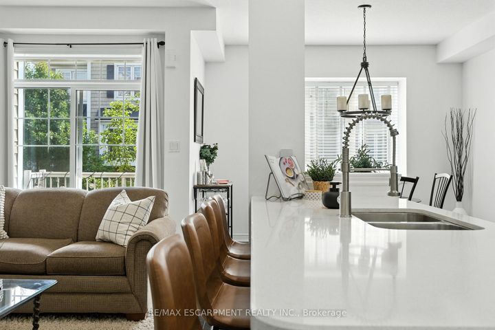 Photo 13 at 34 - 337 Beach Boulevard, Hamilton Beach, Hamilton