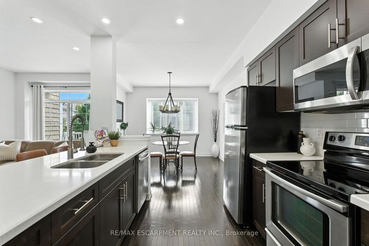 Photo 16 at 34 - 337 Beach Boulevard, Hamilton Beach, Hamilton