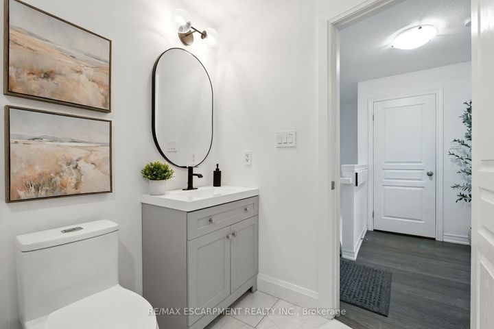 Photo 30 at 34 - 337 Beach Boulevard, Hamilton Beach, Hamilton