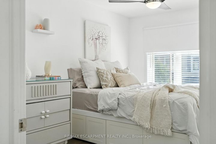 Photo 32 at 34 - 337 Beach Boulevard, Hamilton Beach, Hamilton