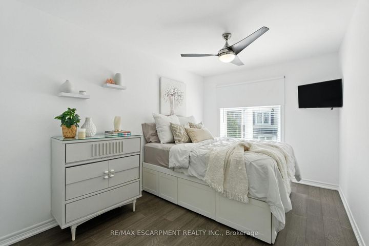 Photo 33 at 34 - 337 Beach Boulevard, Hamilton Beach, Hamilton