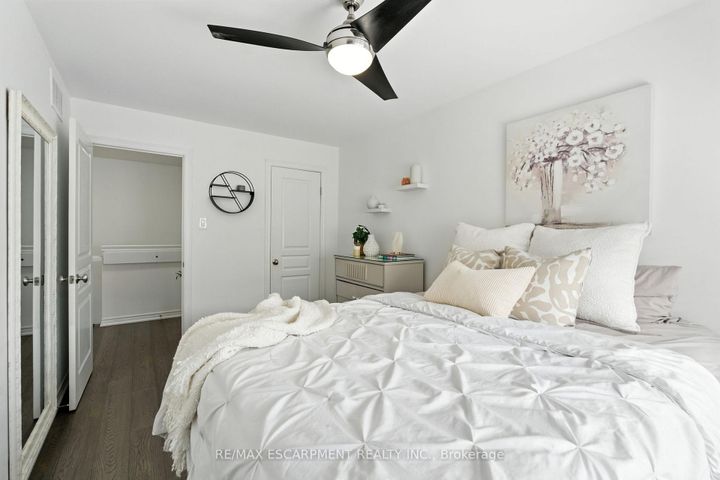 Photo 36 at 34 - 337 Beach Boulevard, Hamilton Beach, Hamilton