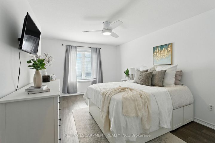 Photo 38 at 34 - 337 Beach Boulevard, Hamilton Beach, Hamilton