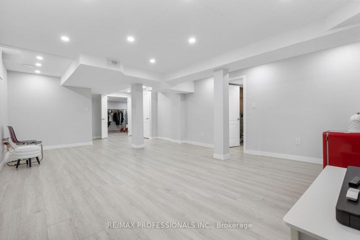 Photo 33 at 1241 Brillinger Street, WT West Oak Trails, Oakville
