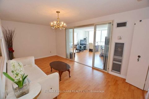 Photo 1 at 2215 - 633 Bay Street, Bay Street Corridor, Toronto