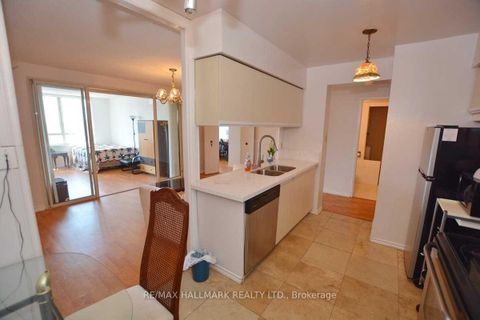 Photo 2 at 2215 - 633 Bay Street, Bay Street Corridor, Toronto