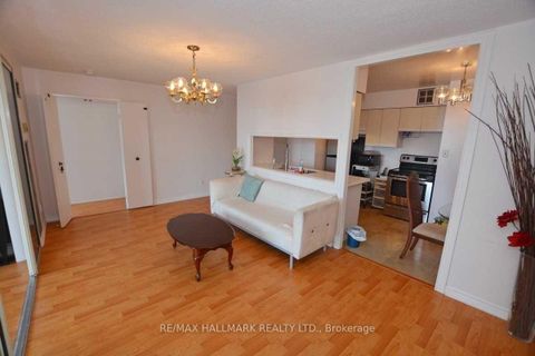 Photo 3 at 2215 - 633 Bay Street, Bay Street Corridor, Toronto