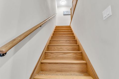 Photo 5 at 26 Dandara Gate, Steeles West Industrial, Vaughan