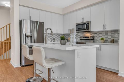 Photo 9 at 26 Dandara Gate, Steeles West Industrial, Vaughan